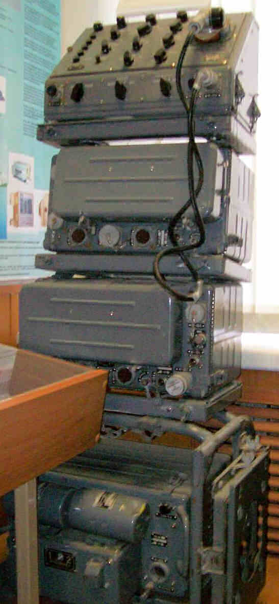 R-609 Akacia Funkgerät